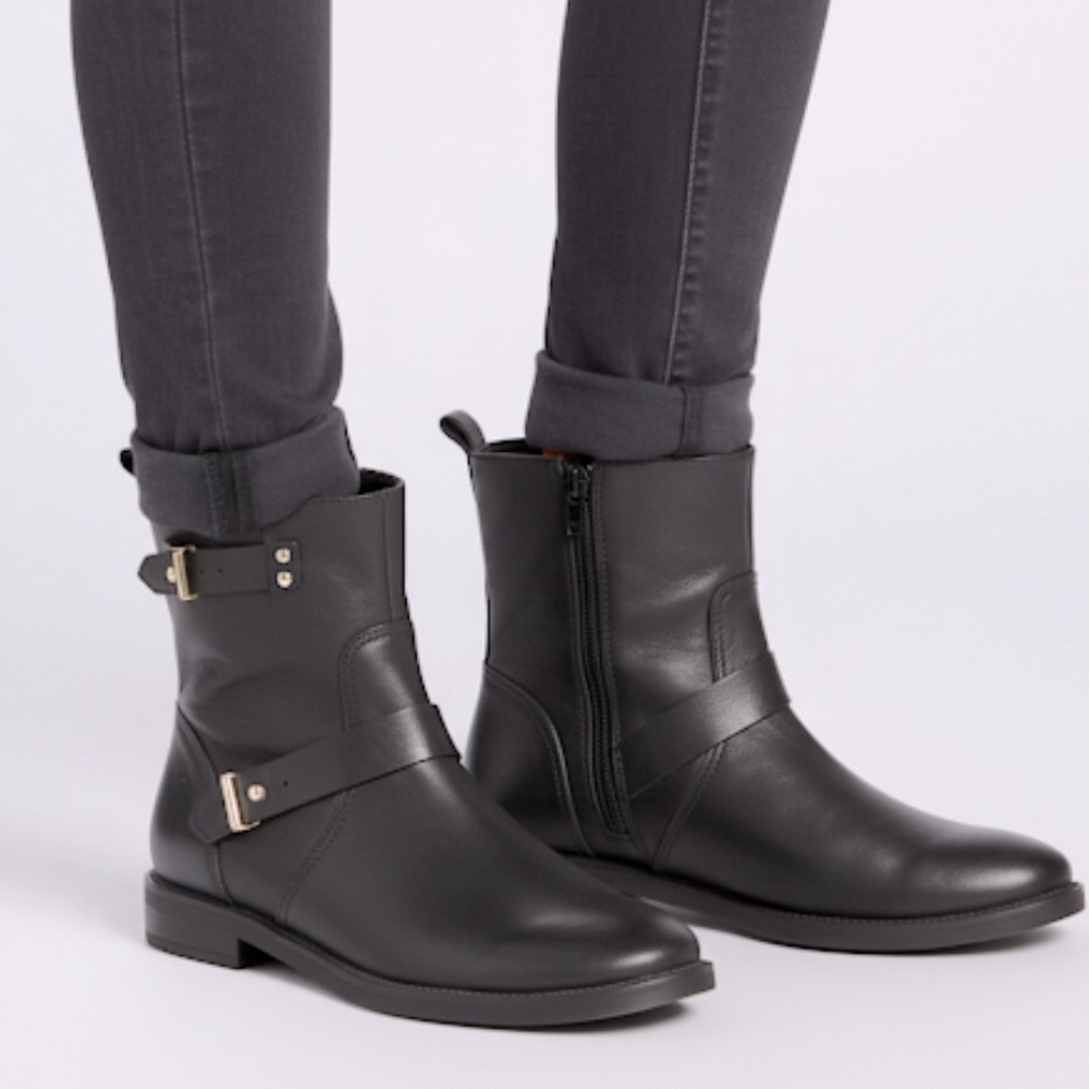 Joie - women’s Hoxton Black Leather flat Moto boots pull on Ankle Boots size 7.5
